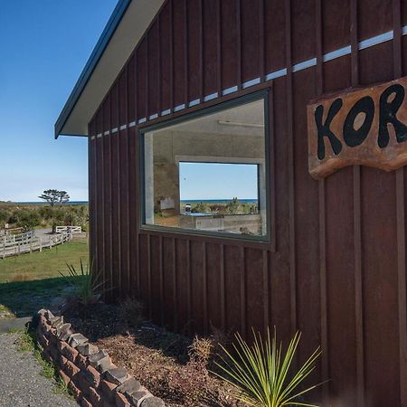 Koru Beachfront Holiday Cabins & Hot Tub Barrytown Dış mekan fotoğraf