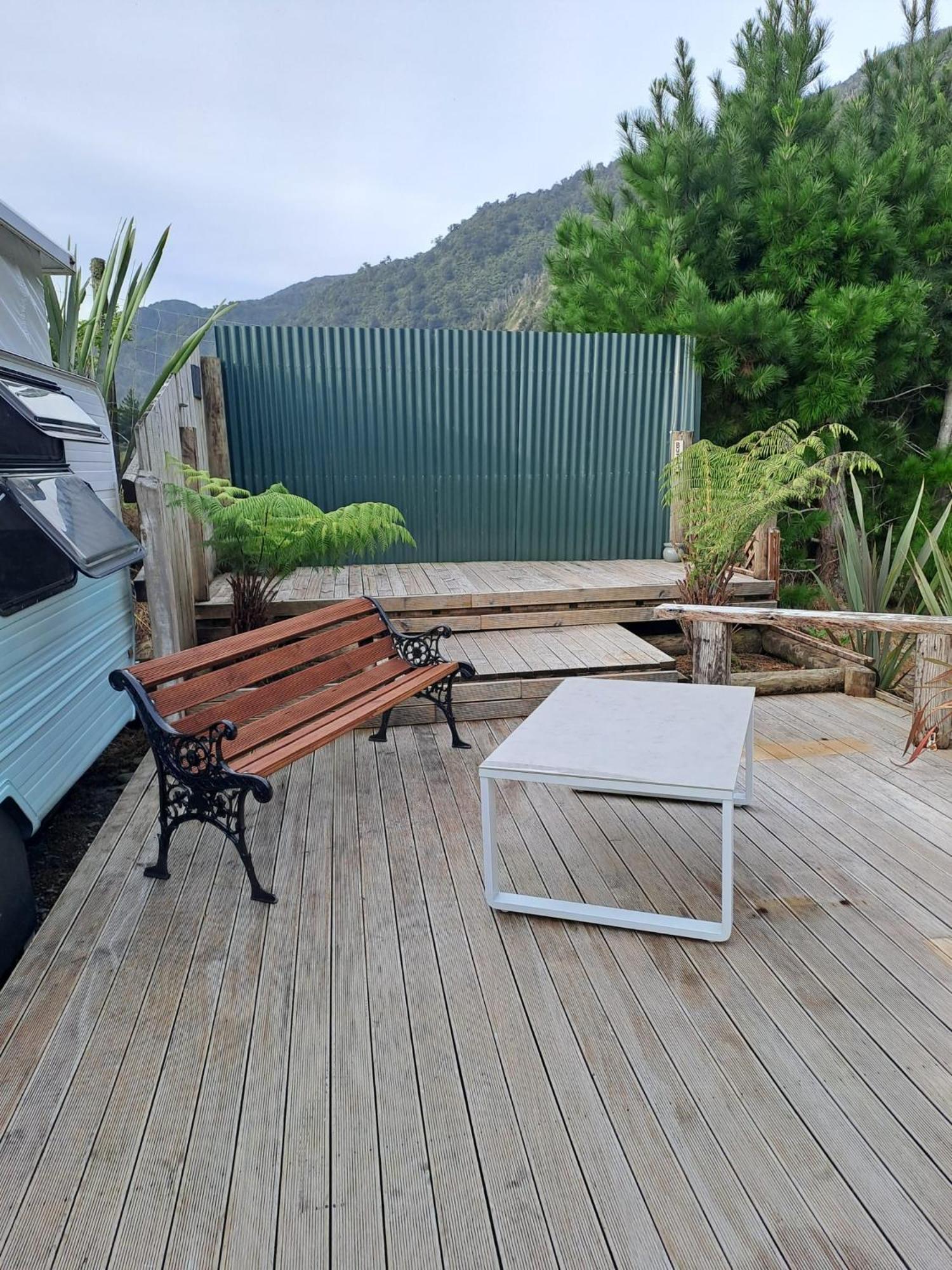 Koru Beachfront Holiday Cabins & Hot Tub Barrytown Dış mekan fotoğraf