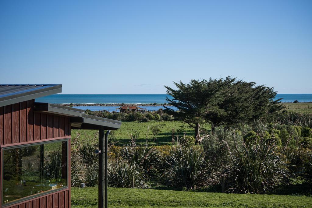 Koru Beachfront Holiday Cabins & Hot Tub Barrytown Dış mekan fotoğraf
